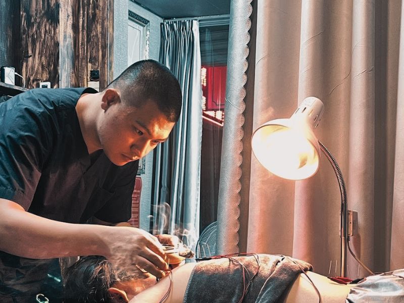 Lương Y Huyền Trang Châm Cứu Bấm Huyệt Giúp Điều Hòa Tỳ Vị