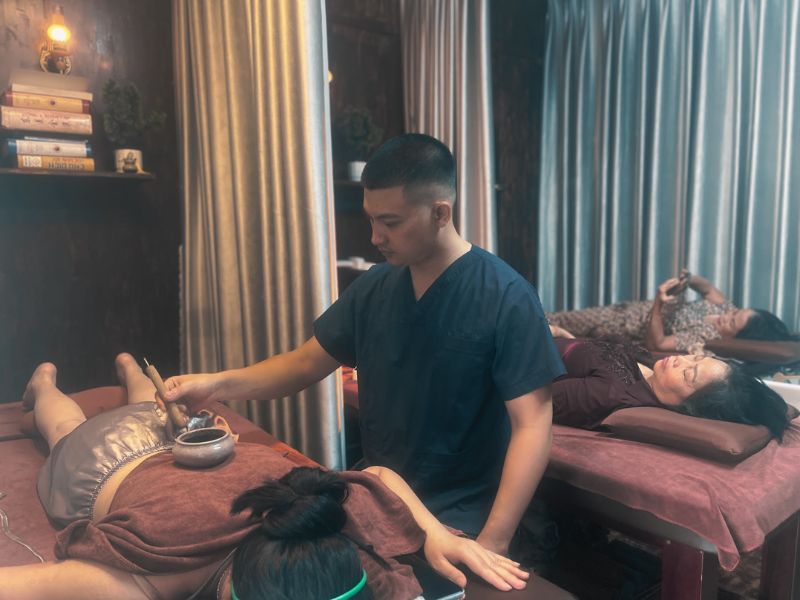 Lương Y Huyền Trang Dùng Châm Cứu Giúp Bệnh Nhân Phục Hồi Tinh Khí Thần